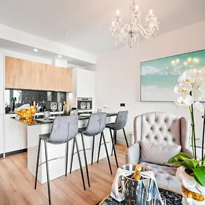 https://puerto-banus-luxurious-apartment-in-the-heart-of-the-port.1costadelsol.com