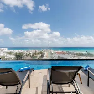 https://paralia.tulum-hotels.net
